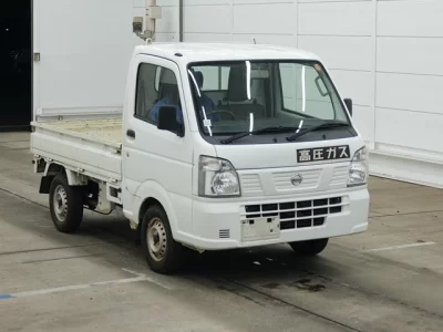 Nissan NT100 Clipper