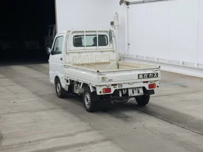 Nissan NT100 Clipper