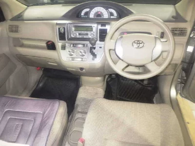 Toyota RAUM  с аукциона в Японии