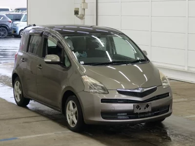 Toyota RACTIS  с аукциона в Японии