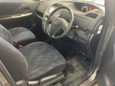 Toyota RACTIS  с аукциона в Японии