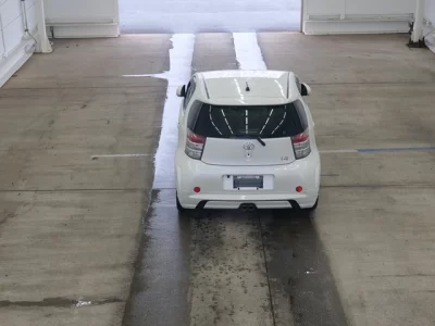Toyota iQ