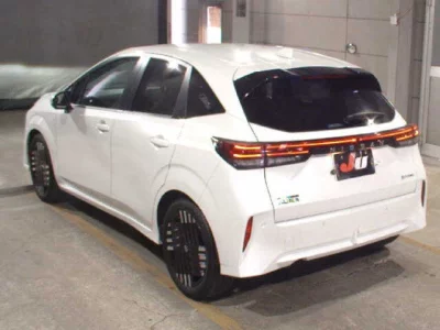 Nissan Aura