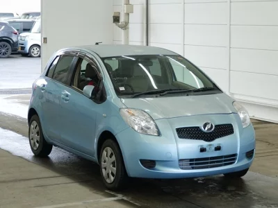 Toyota VITZ  с аукциона в Японии