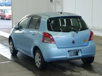 Toyota VITZ  с аукциона в Японии