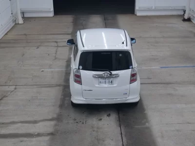 Toyota RACTIS  с аукциона в Японии