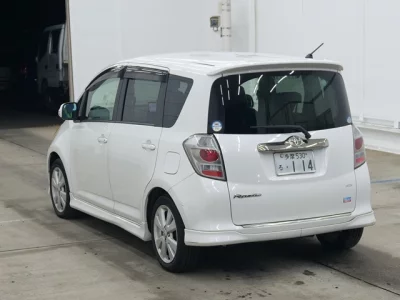 Toyota RACTIS  с аукциона в Японии