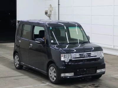 Toyota PIXIS SPACE  с аукциона в Японии