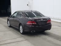 Toyota CROWN лот № 3212 оценка 3  с аукциона в Японии 1