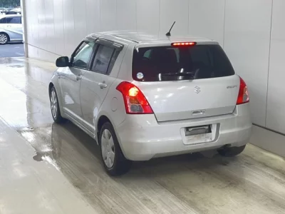 Suzuki SWIFT  с аукциона в Японии