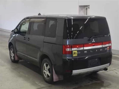 Mitsubishi DELICA D5  с аукциона в Японии