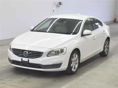 Volvo S60  с аукциона в Японии
