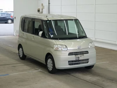 Daihatsu TANTO  с аукциона в Японии