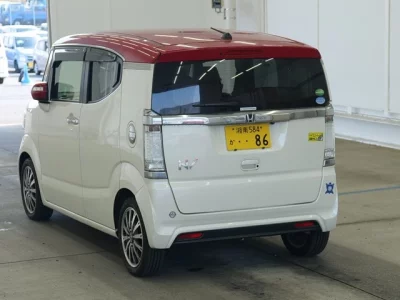Honda N-Box Slash
