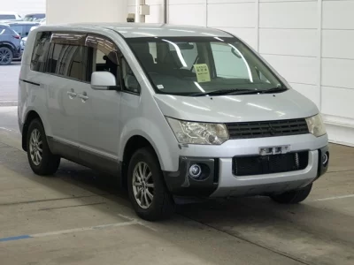 Mitsubishi DELICA D5  с аукциона в Японии