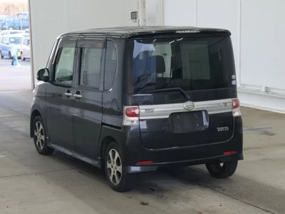 Daihatsu TANTO  с аукциона в Японии