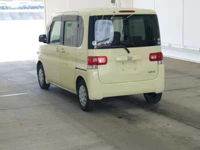 Daihatsu TANTO  с аукциона в Японии