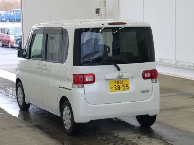 Daihatsu TANTO  с аукциона в Японии