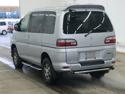 Mitsubishi DELICA  с аукциона в Японии