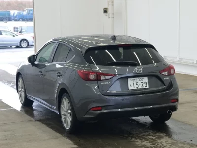 Mazda Axela