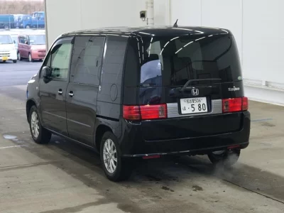 Honda Mobilio Spike
