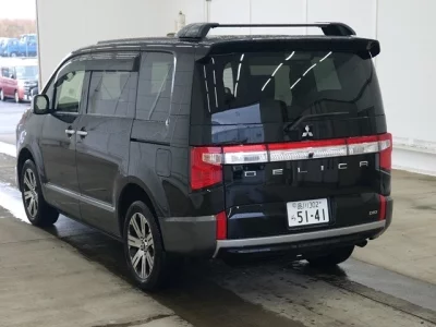 Mitsubishi Delica D:5
