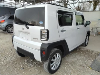 Daihatsu TAFT