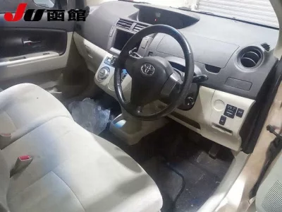 Toyota PASSO SETTE