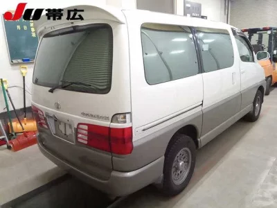 Toyota HIACE  с аукциона в Японии
