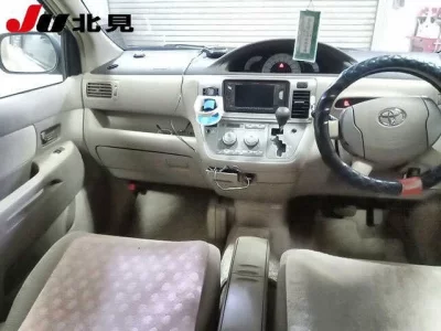 Toyota RAUM  с аукциона в Японии