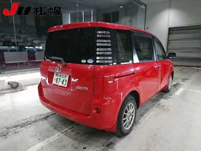 Toyota SIENTA  с аукциона в Японии