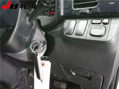 Toyota WISH  с аукциона в Японии