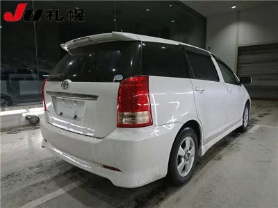 Toyota WISH  с аукциона в Японии