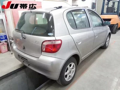 Toyota VITZ  с аукциона в Японии