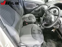 Toyota VITZ лот № 29 оценка 3.5  с аукциона в Японии 4