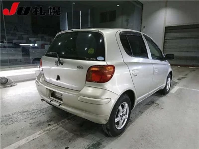 Toyota VITZ  с аукциона в Японии