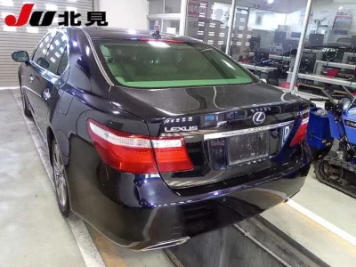 Lexus LS  с аукциона в Японии