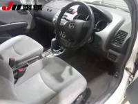 Honda FIT лот № 9227 оценка 3.5  с аукциона в Японии 2