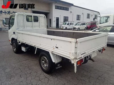 Toyota DYNA  с аукциона в Японии