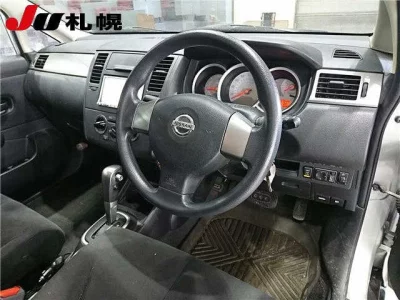 Nissan TIIDA LATIO  с аукциона в Японии