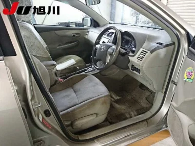 Toyota COROLLA AXIO  с аукциона в Японии