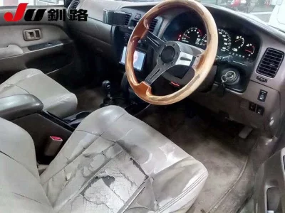 Toyota HILUX SURF  с аукциона в Японии