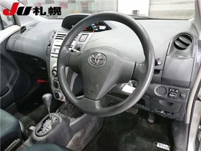 Toyota VITZ  с аукциона в Японии
