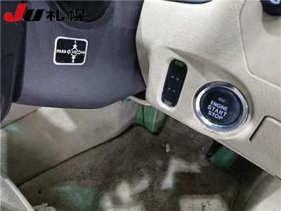 Toyota CROWN  с аукциона в Японии