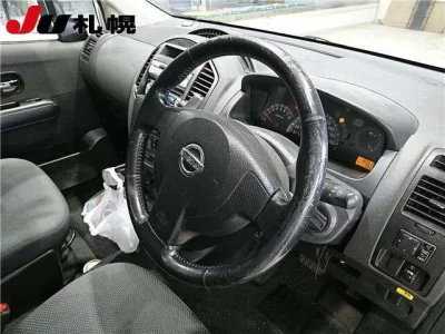 Nissan LAFESTA  с аукциона в Японии