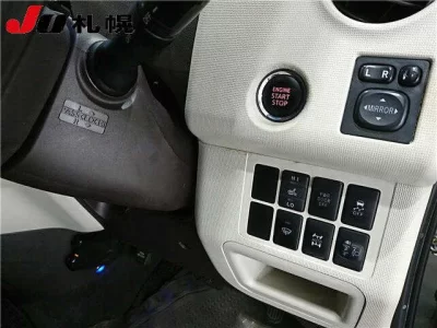 Toyota PORTE  с аукциона в Японии