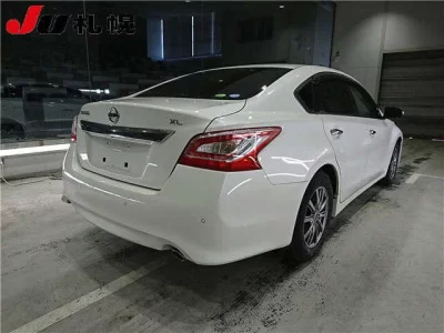 Nissan TEANA  с аукциона в Японии