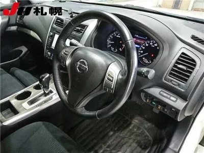 Nissan TEANA  с аукциона в Японии