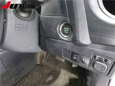 Toyota AURIS  с аукциона в Японии