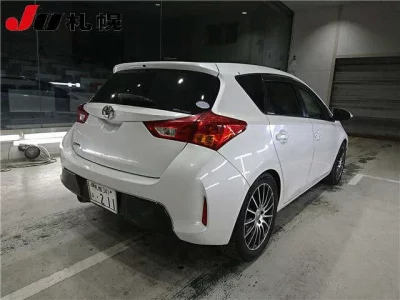 Toyota AURIS  с аукциона в Японии